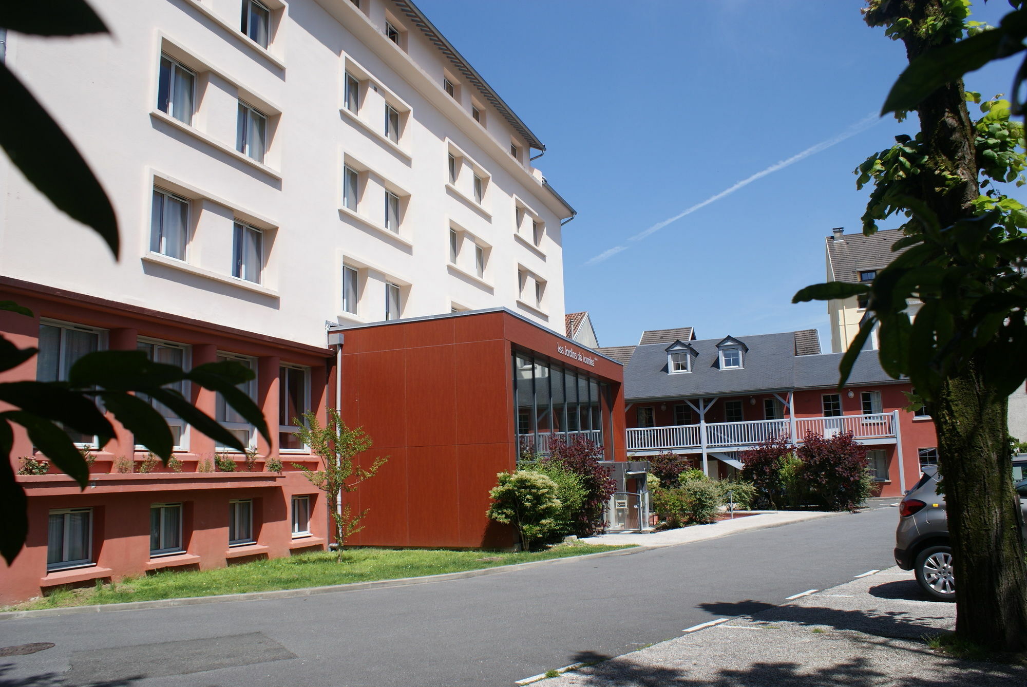 zenitude hotel residence lourdes les jardins